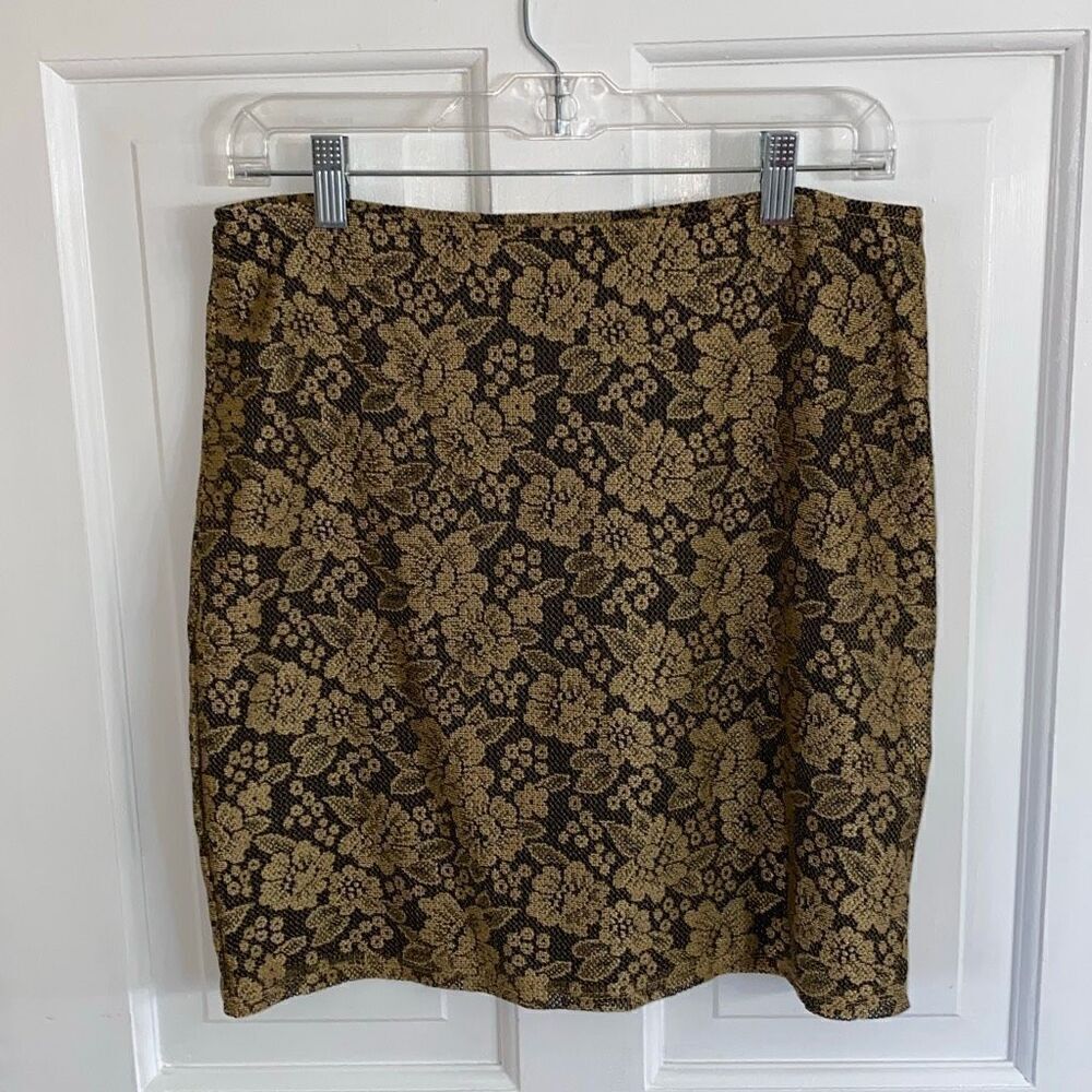 New York & Company floral lace overlay mini skirt size S